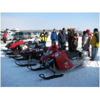 02IMG_0946ZE_sleds.jpg